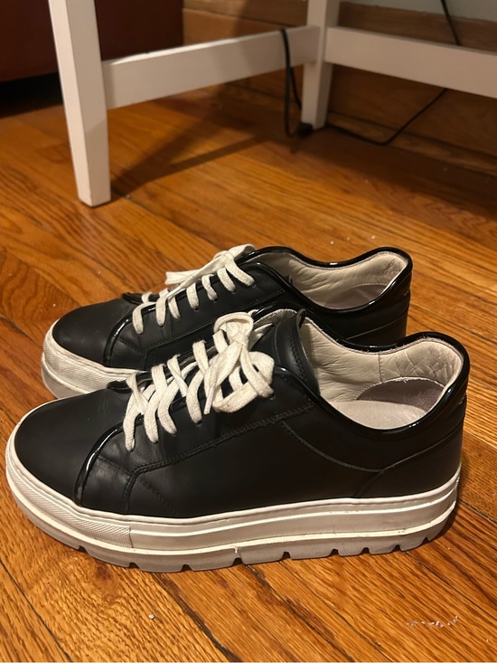 MM6 Maison Martin Margiela Shoes - MM6 Maison Martin Margiela Black and White Leather Platform Sneakers